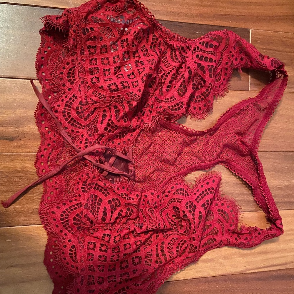 NWT Victoria’s Secret Bralette Medium